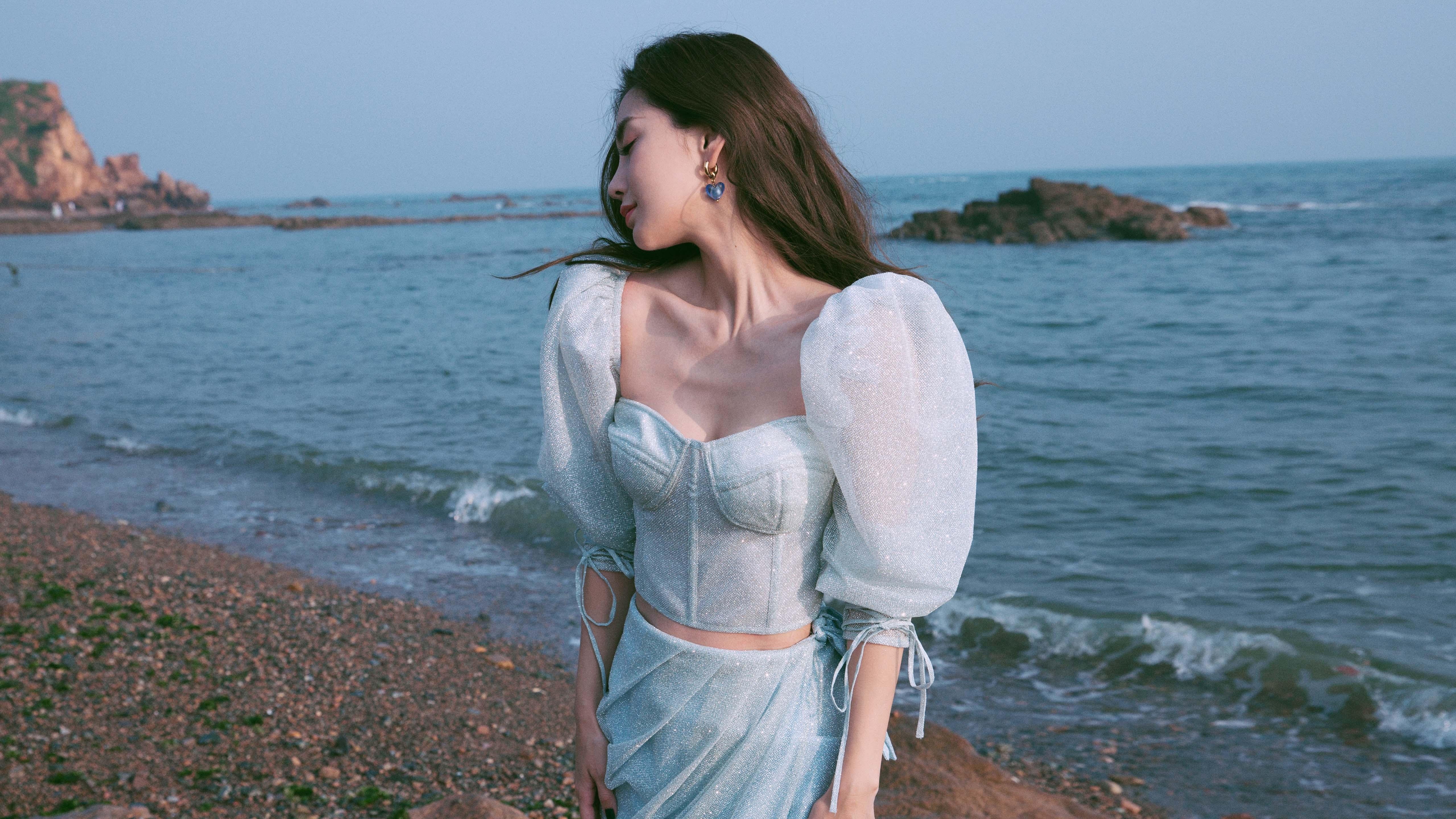 那双不在场的眼睛，当卡塞米罗的存在感笼罩英超争冠之夜