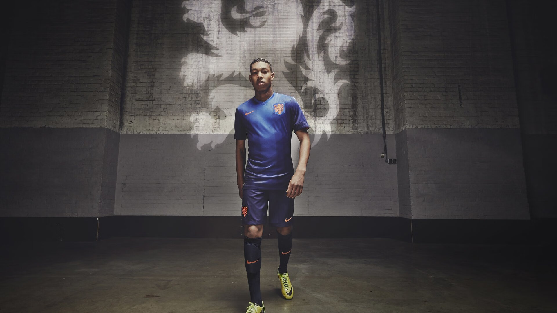 奥运周期关键战之夜，莱万全程高能输出的传奇表演