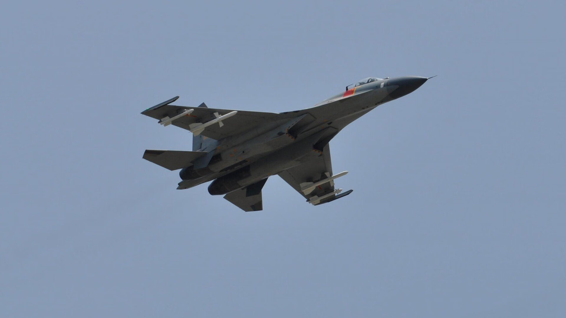 英超争冠之夜,西甲大脑佩德里如何隔空扼住命运的喉咙?