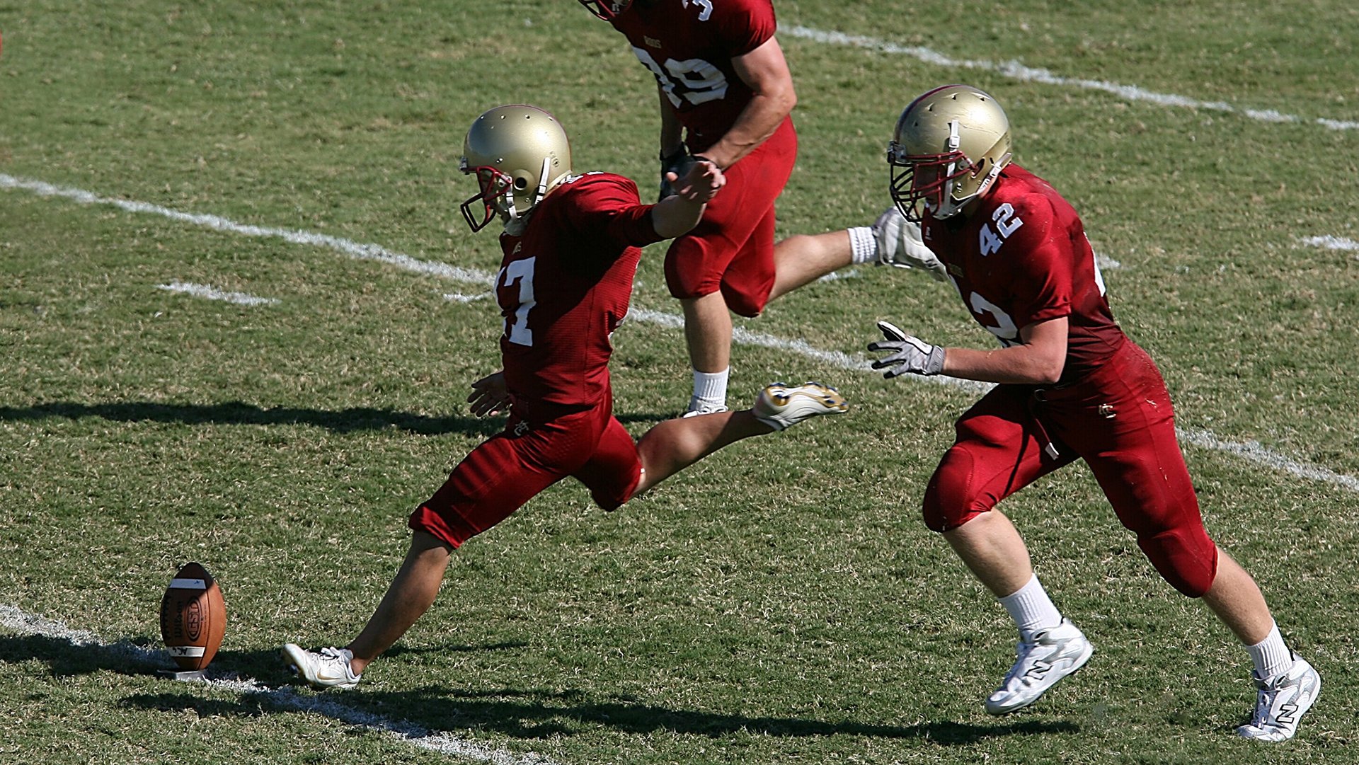 加勒比风暴席卷文艺复兴之城，无名托尼如何让牙买加足球碾压佛罗伦萨的傲慢