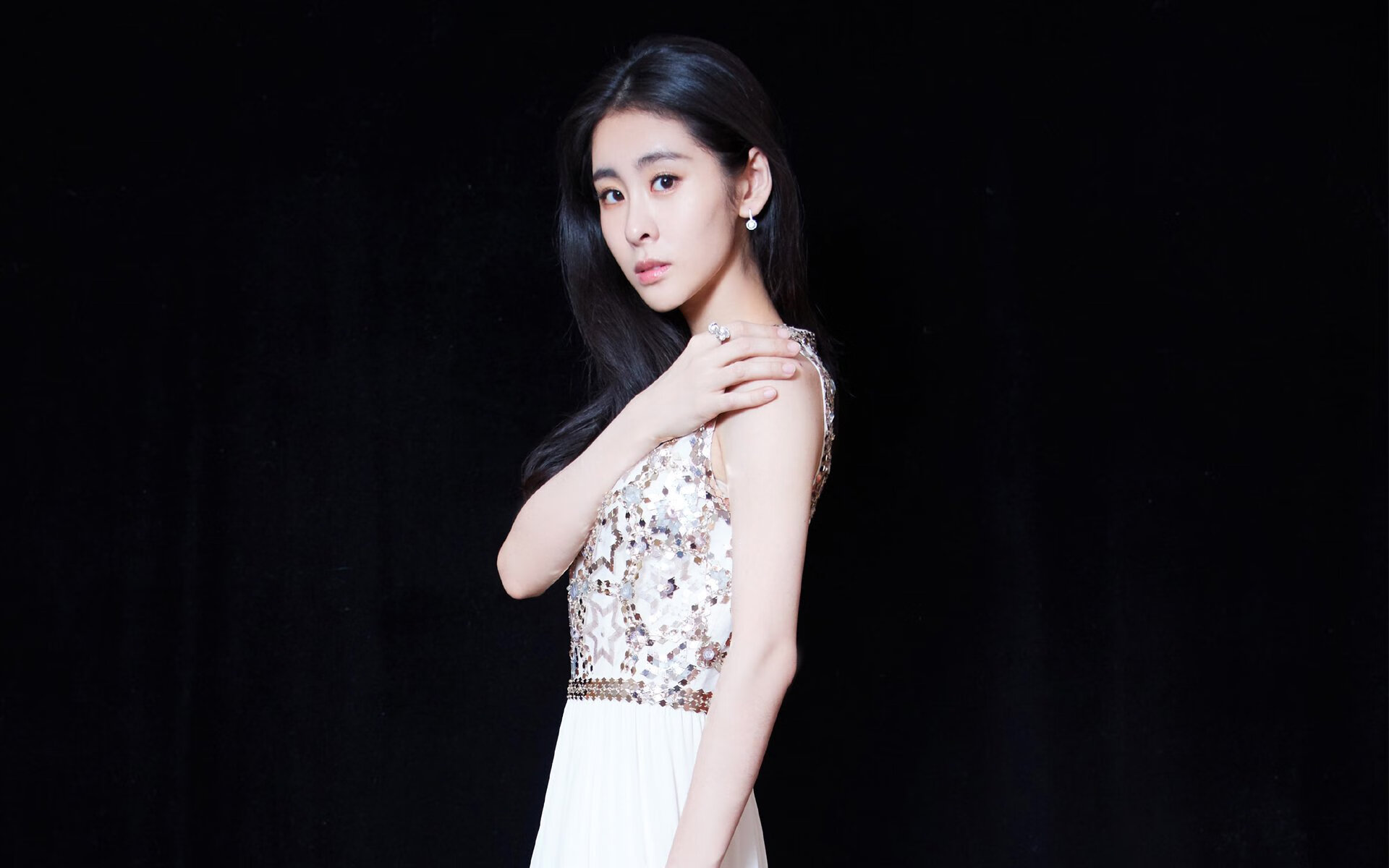 铁羽铸牢笼！老鹰窒息式防守，将公牛巨星单打拖入泥潭